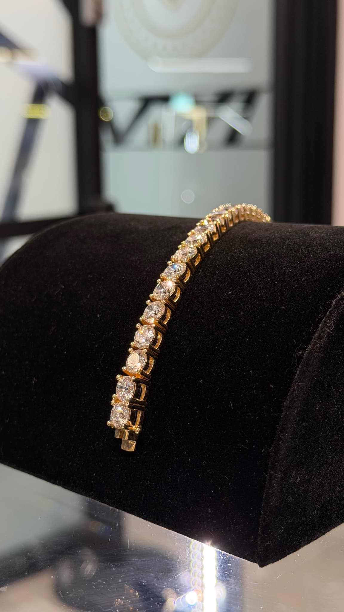 Tennis Bracelet 25.5 CT Tennis Bracelet · Yellow Gold · 14 — photo 2