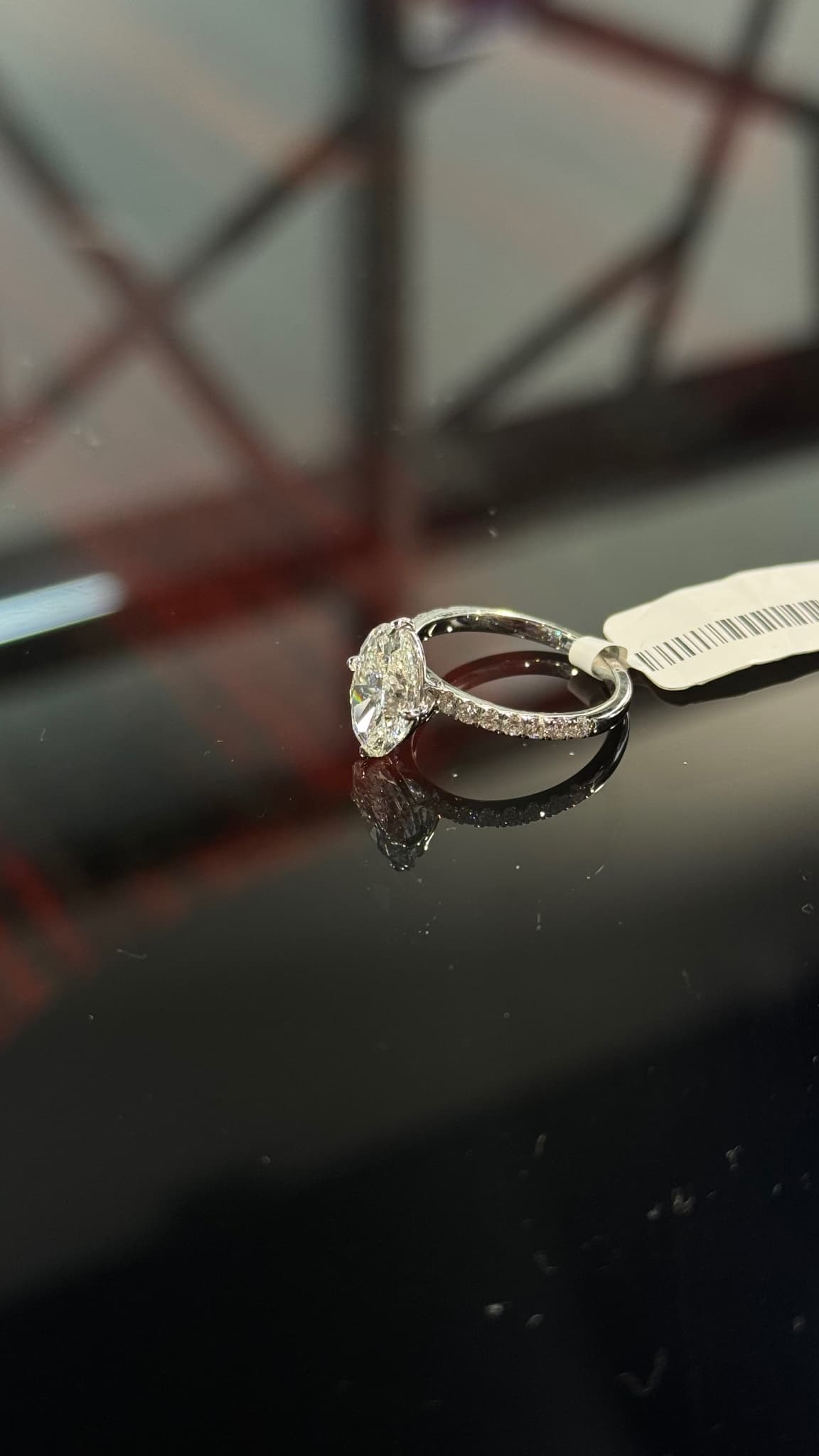 Ring 14kt Oval Cut Ring · White Gold · 14k — photo 2