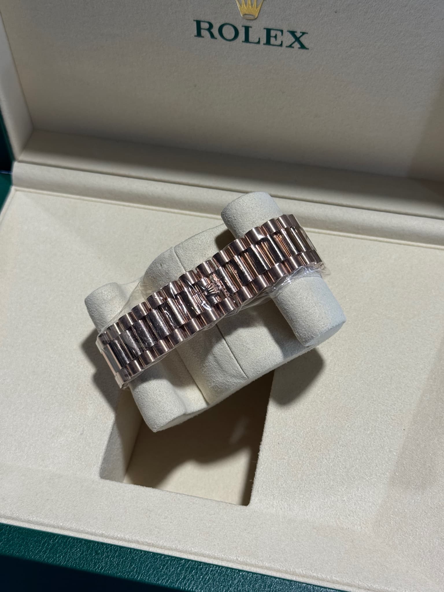 Rolex Day-Date 40 (Ref. 228235-0025) — photo 4